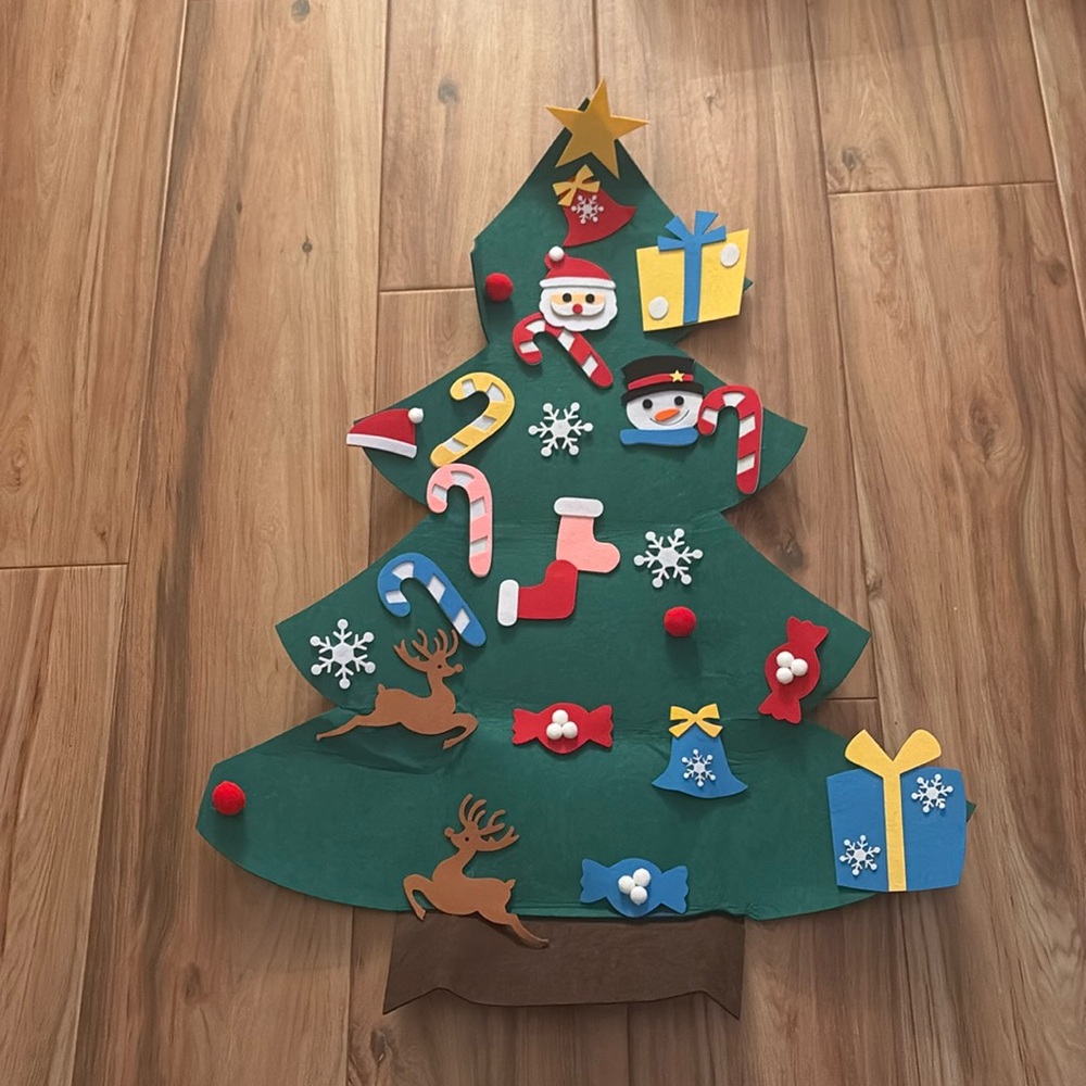 Decorate your own Velcro Christmas Tree
